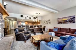 Family Luxury Home in Timber Ridge - Image 4