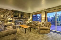 South Tahoe Grandma’s Family Home Hot Tub & Views - Image 3