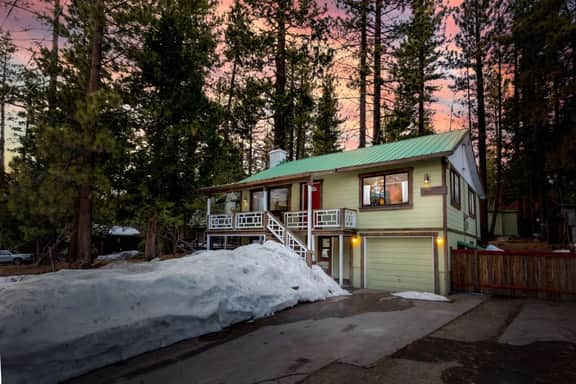 Minutes from Kings beach and Northstar with Hottub - Image 2