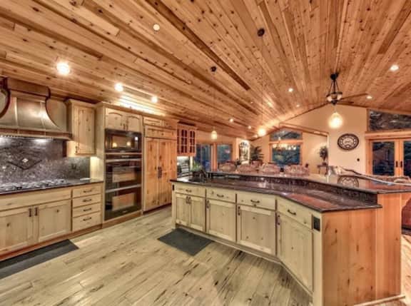 Dreamcatcher Lodge, Golf & Trails Nearby - Image 5