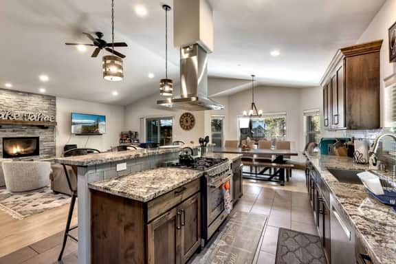 Luxury Home Montgomery Estates - Image 2