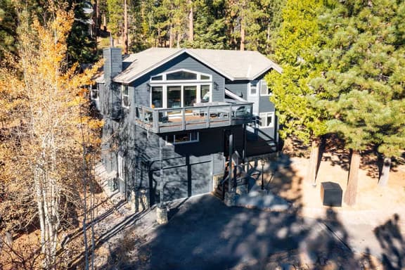 Stylish Retreat -Hot Tub, Game Room, EV, Lake Peek - Image 1